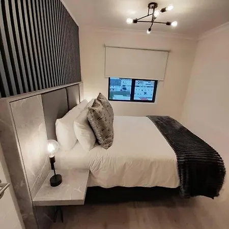 Modern 2 Bedroom Apartment In Chapel Towers - Beautiful Table Mountain View Cape Town Exterior photo