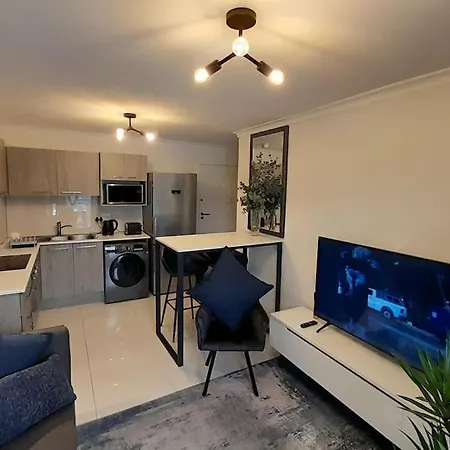 Modern 2 Bedroom Apartment In Chapel Towers - Beautiful Table Mountain View Cape Town Exterior photo