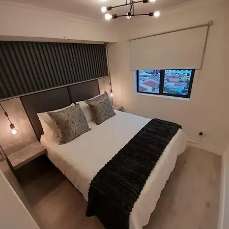 Modern 2 Bedroom Apartment In Chapel Towers - Beautiful Table Mountain View Cape Town Exterior photo