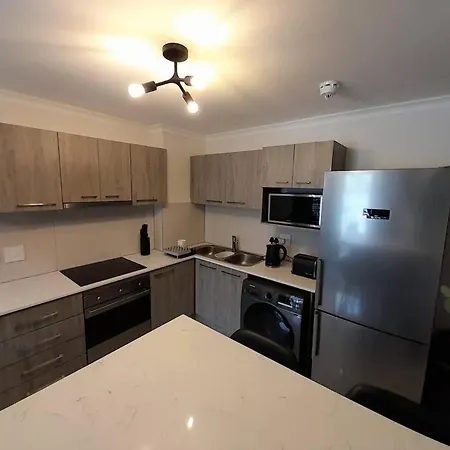 Modern 2 Bedroom Apartment In Chapel Towers - Beautiful Table Mountain View Cape Town Exterior photo